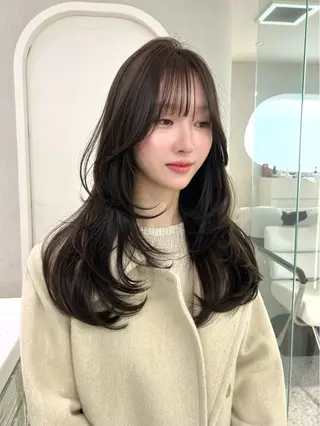 ロング カラー GAGA AMIKAのヘアスタイル