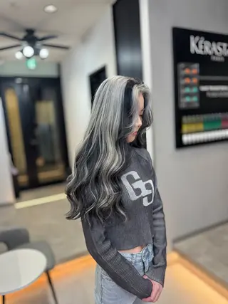 ロング カラー ギャルの女神/ Shionのヘアスタイル