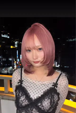 ミディアム 艶ハイトーン/ ブリーチ/梅田のヘアスタイル