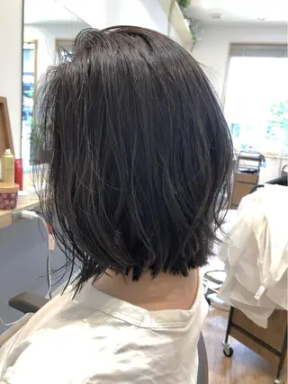 ミディアム 白髪ぼかしハイライト 💫ミネ　ヒロシのヘアスタイル