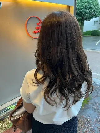 ロング ハイライト特化小澤 奈津美のヘアスタイル