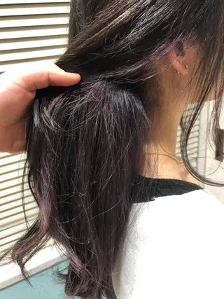 カラー 伊東 彩花のヘアスタイル
