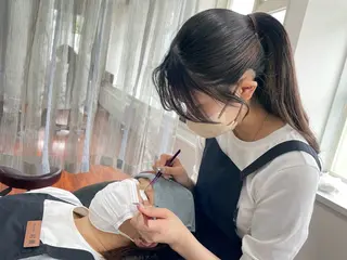 マツエク・マツパ 脱毛サロンétoile(エトワール)所属・尾崎 華のエステ・リラクイメージ