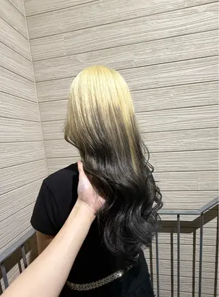 ロング カラー ハイトーン・ブリーチ ムラ修正　八須　錬のヘアスタイル