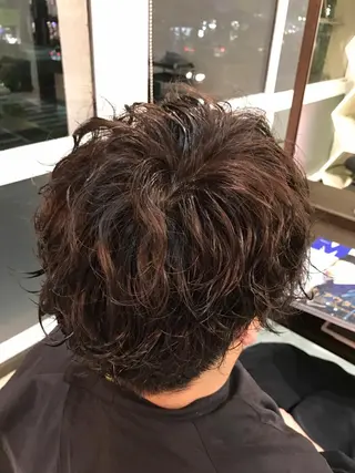 ショート パーマ メンズ 岡本 智次のヘアスタイル