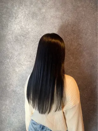 ロング カラー 萩原 彩音のヘアスタイル