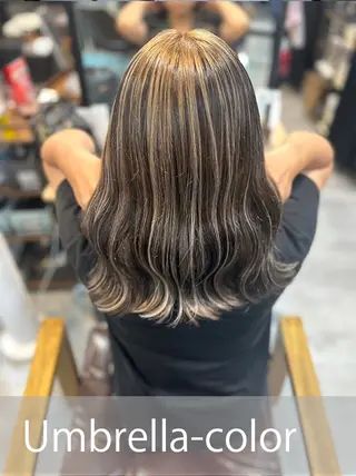 カラー 濱田 志妃のヘアスタイル