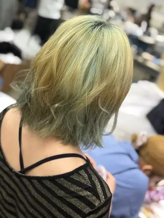 カラー けんしん/ ハイトーンのヘアスタイル