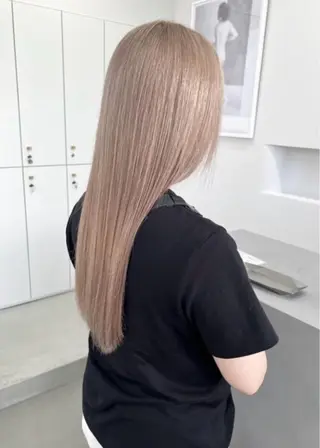 ロング カラー 🎨ハイトーン/ デザインカラー 内藤のヘアスタイル