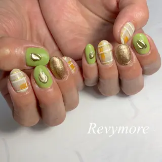 ミディアム ネイル nail salon Revymoreのネイルデザイン