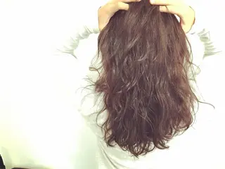 セミロング パーマ 岡田 杏のエステ・リラクイメージ