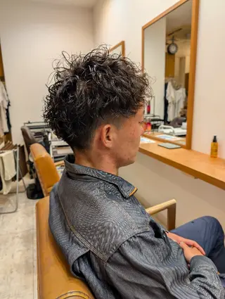 ショート メンズ パーマ 田崎 暁大のヘアスタイル