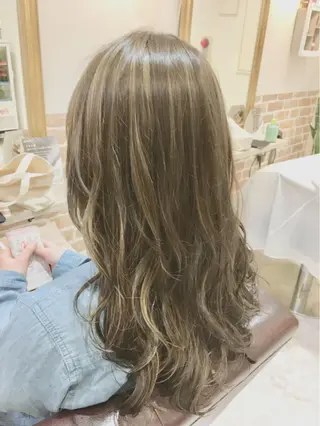 セミロング カラー Riviera【リヴィエラ】西日暮里店所属・草薙 大のヘアスタイル