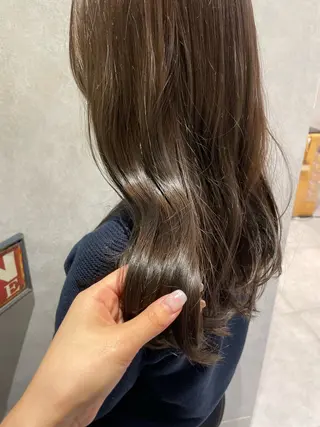 セミロング カラー yumemiレイヤー ‎✴︎ 透明感カラーのヘアスタイル
