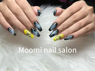 セミロング Moomi nail salonのネイルデザイン