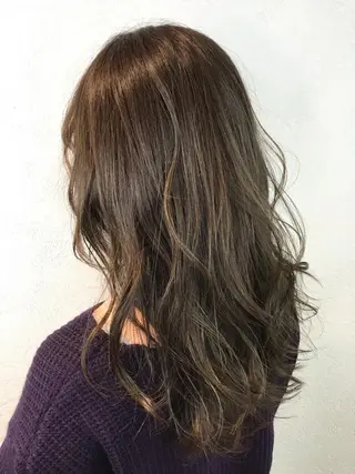 セミロング カラー デザインカラー🌈 高木リョウのヘアスタイル