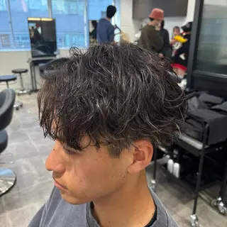 メンズ 🪽直毛男子の救世主 🪽フェザーパーマのヘアスタイル