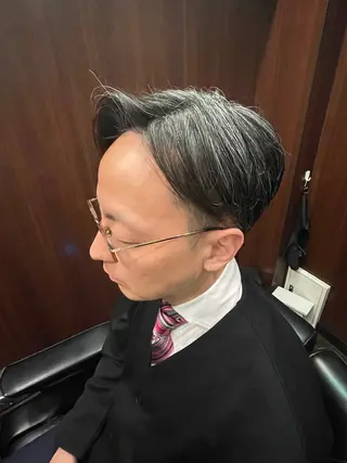 ミディアム 西脇 杏奈のヘアスタイル