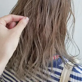 ミディアム カラー ネイル ヘアアレンジ パーマ マツエク・マツパ iplus まつげ、眉毛、耳つぼのマツエク・マツパデザイン
