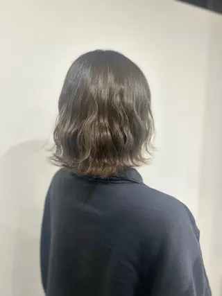 ショート カラー ヘアアレンジ 🤍 minaのヘアスタイル