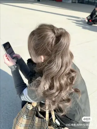 カラー 透明感ベージュ🤎 ナチュラルレイヤーのヘアスタイル