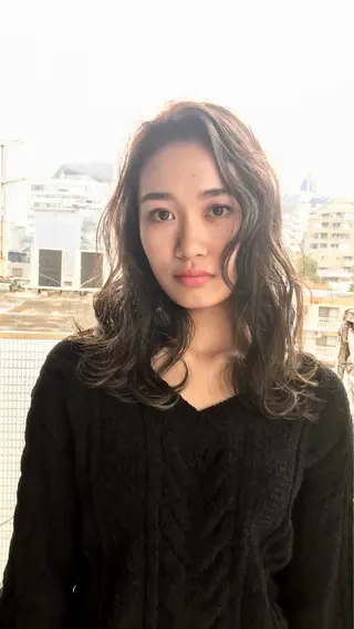 セミロング カラー ヘアアレンジ 白髪ぼかしハイライト バレイヤージュヤマトのヘアスタイル