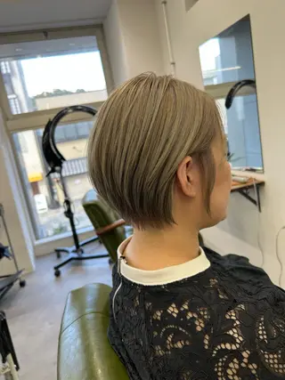 ショート カラー SHAFT Ieiriのヘアスタイル