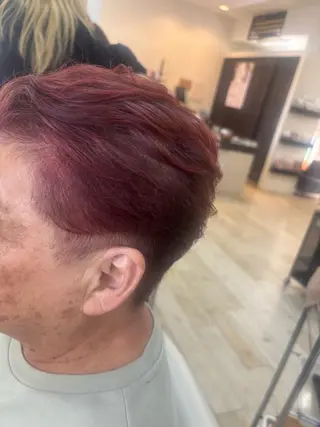 ショート カラー ルプラボウ 石黒よう子のヘアスタイル