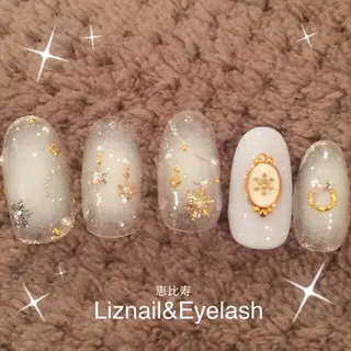 ミディアム Rawr / saoriのネイルデザイン