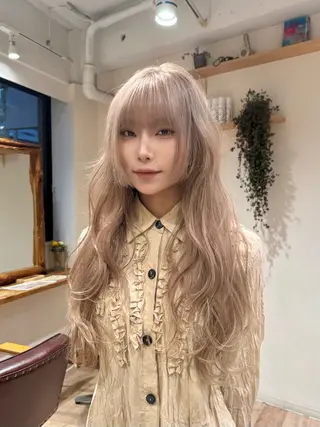 ロング カラー 𝙎𝙚𝙞𝙧𝙖 ☆カット/パーマのヘアスタイル