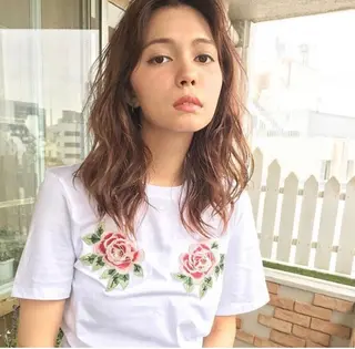 セミロング 関 日葉里のヘアスタイル