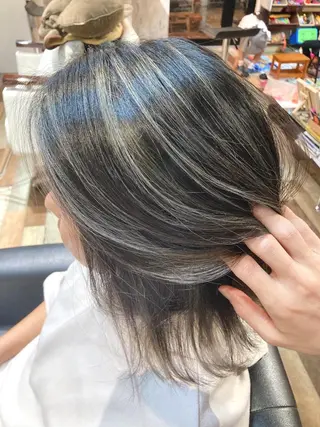 ミディアム 美容歴18年以上🌈 山口のヘアスタイル