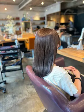 セミロング カラー 髪質改善カラー ベージュ🤎YUMEのヘアスタイル