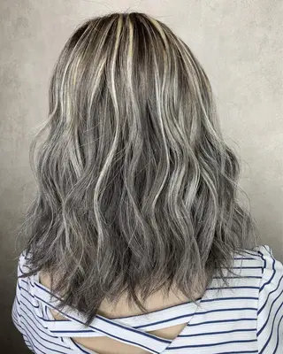 ミディアム 西村 雄二/エクステのヘアスタイル