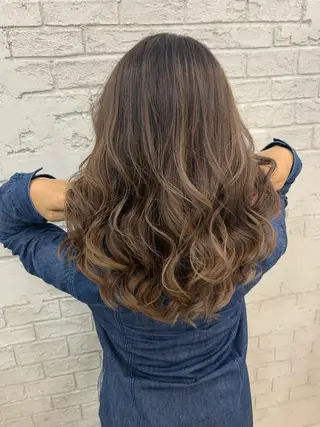 セミロング 🇺🇸ハイライト特 化美容師🇺🇸漆沢のヘアスタイル