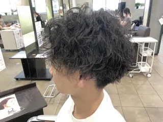 パーマ メンズ メンズ レイヤー ウルフ 弓木啓輔のヘアスタイル