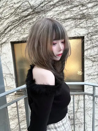 セミロング カラー jyui/原宿 ハイトーン/デザインのヘアスタイル