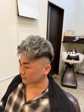ショート 呉屋 俊介のヘアスタイル