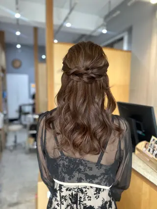 ミディアム miloc MOMOKAのヘアスタイル