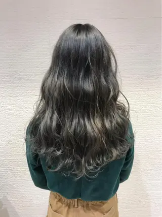 ロング カラー ヘアアレンジ 白髪ぼかしハイライト 茗荷谷駅徒歩2分のヘアスタイル