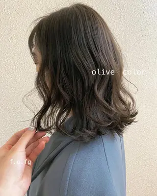 ミディアム カラー ツキノキ ミナのヘアスタイル
