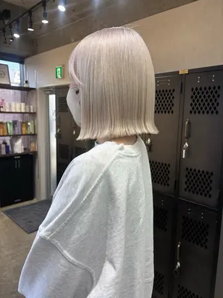カラー 🪽ハイトーン🏹 ブリーチ🫧海志🍿のヘアスタイル