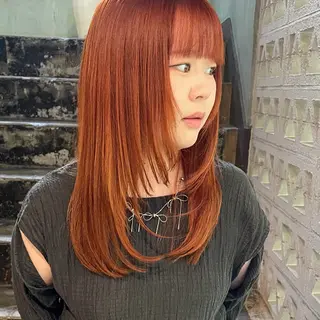 ロング カラー 石坂 日果梨のヘアスタイル