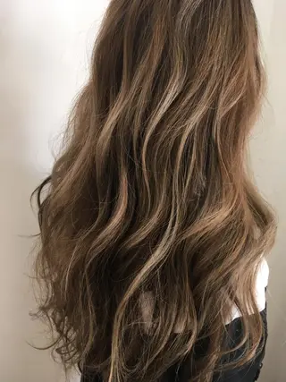 カラー 坂上 岳のヘアスタイル
