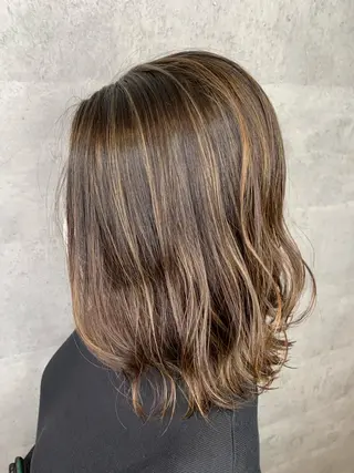 ミディアム カラー _WHITE上本町 上本町店のヘアスタイル