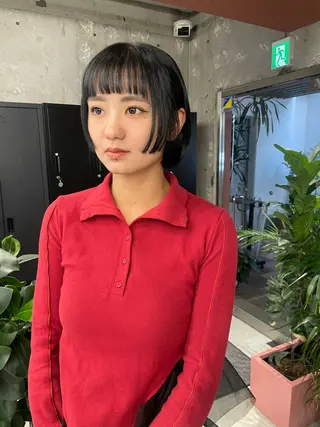 ショート MIFA レイヤー／パーマのヘアスタイル