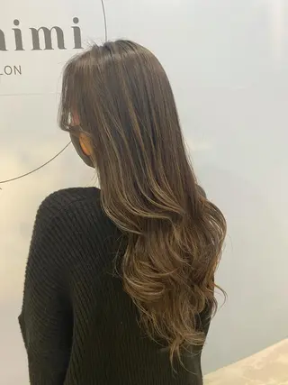 ロング カラー 守川 七海のヘアスタイル