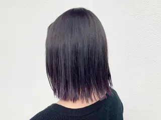 ミディアム カラー 辻川 真央のヘアスタイル
