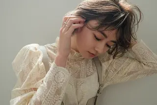 ショート カラー 個性派/ハイトーン ✨✨　稲吉菜々美のヘアスタイル