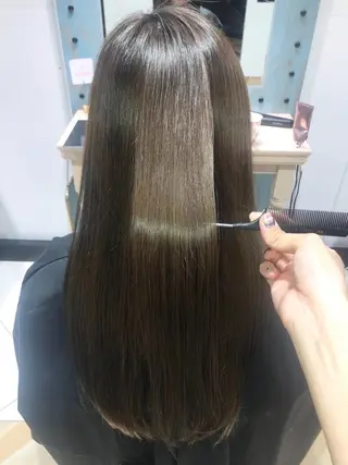 ロング 髪質改善　縮毛の達人 矢井由真のヘアスタイル